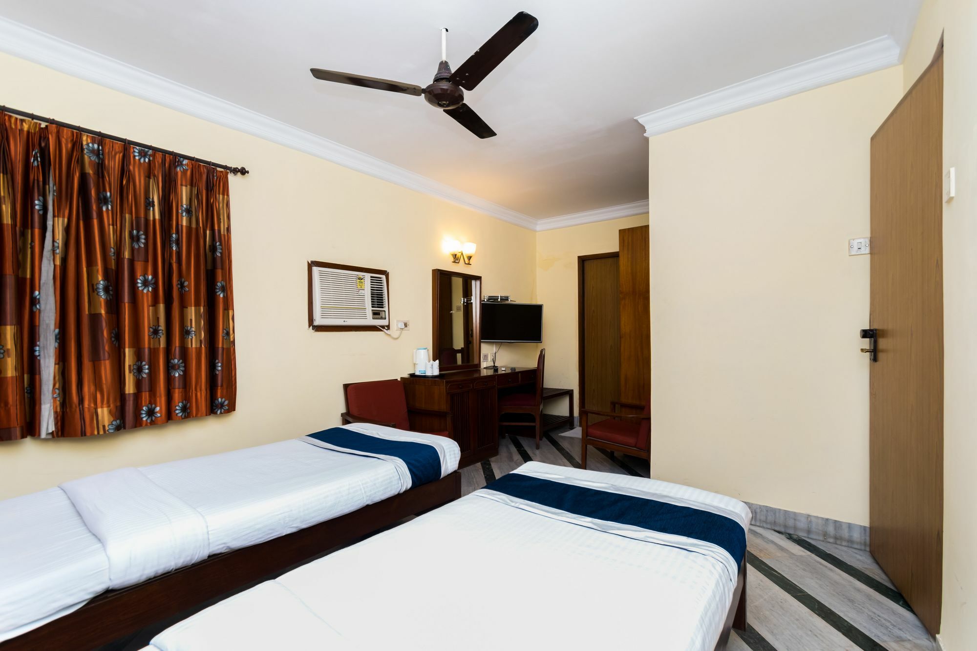 Oyo 4621 Hotel Camac Plaza 콜카타 외부 사진