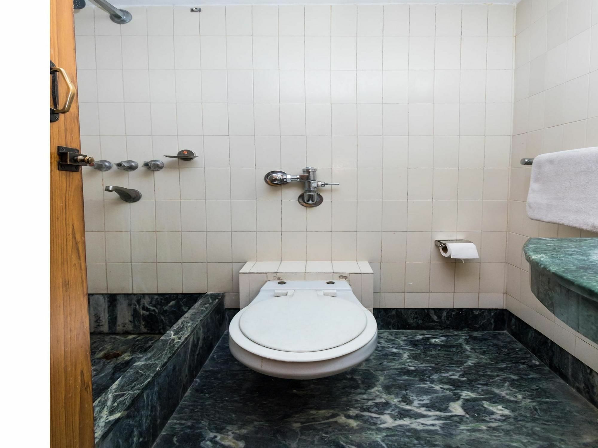Oyo 4621 Hotel Camac Plaza 콜카타 외부 사진